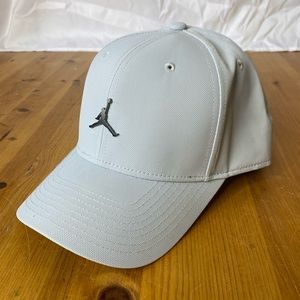 Nike Jumpman Air Jordan Hat Classic 99 Metal Logo Grey